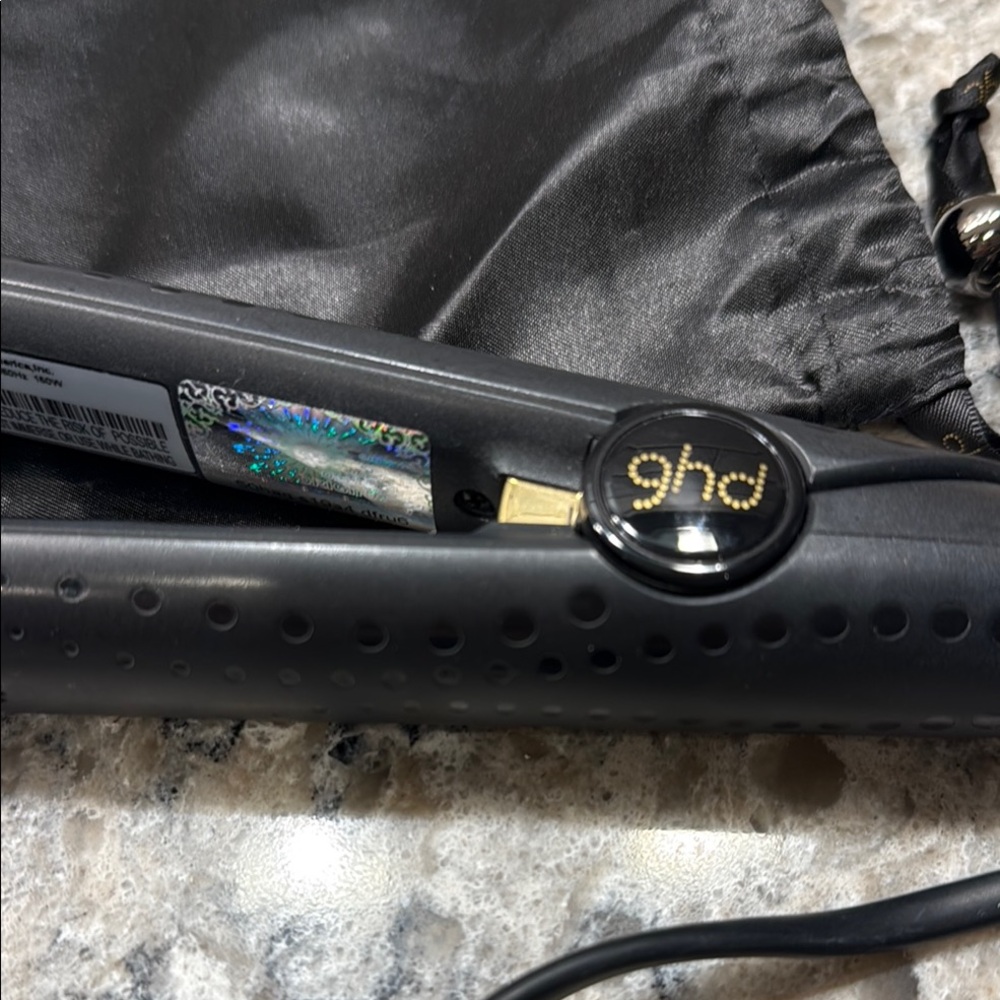 ghd Black Hair Straightener with Gold Plates - Picture 3 of 6